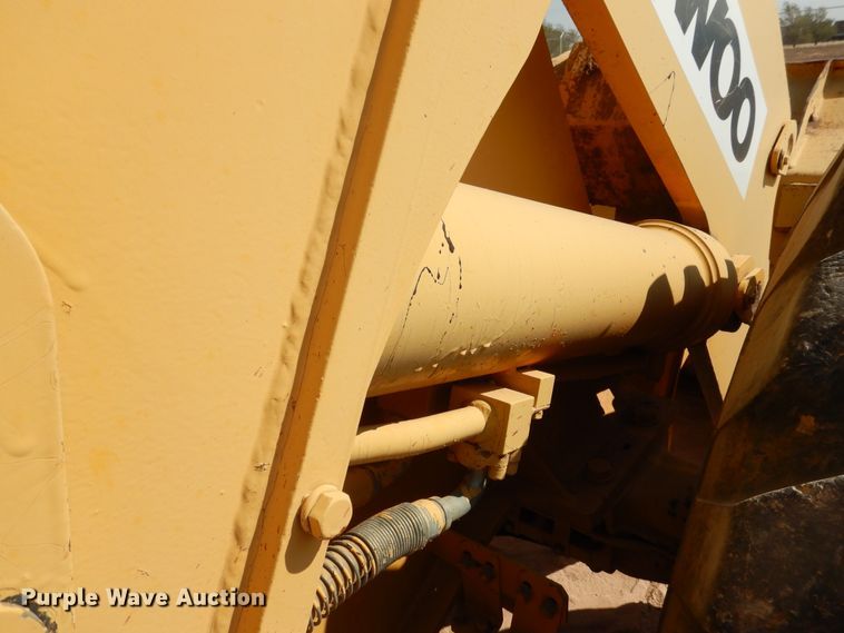 image for item DI3502 2000 Daewoo Mega 300 III  wheel loader