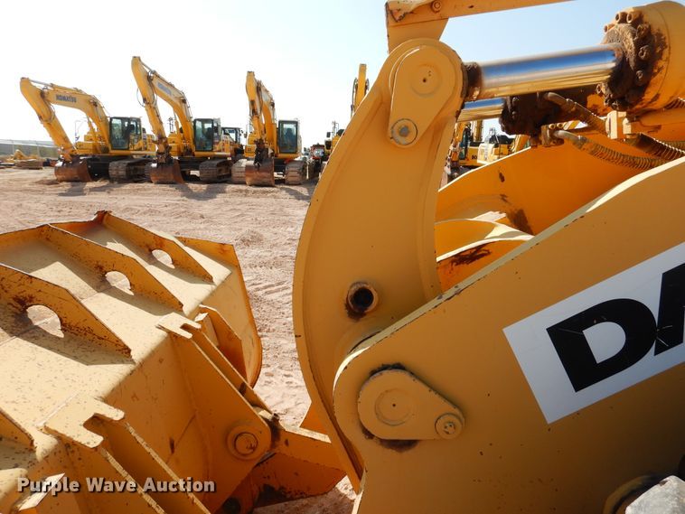 image for item DI3502 2000 Daewoo Mega 300 III  wheel loader