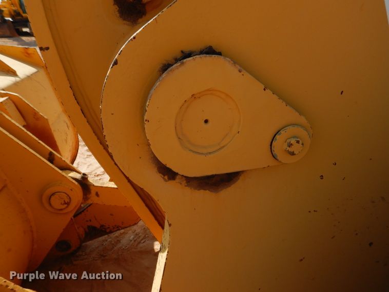 image for item DI3502 2000 Daewoo Mega 300 III  wheel loader