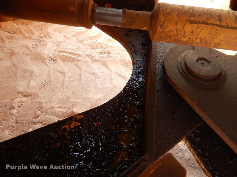 image for item DI3502 2000 Daewoo Mega 300 III  wheel loader