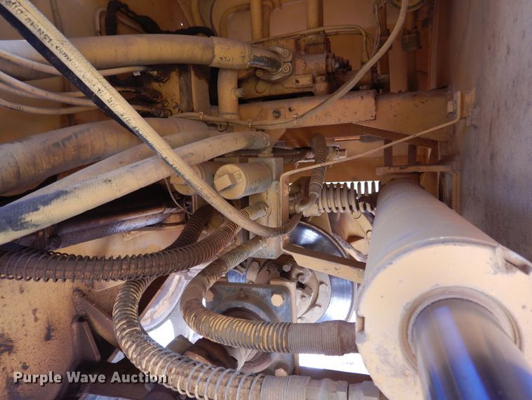 image for item DI3502 2000 Daewoo Mega 300 III  wheel loader