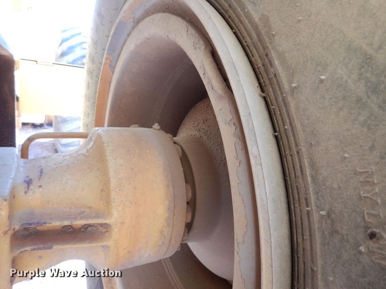 image for item DI3502 2000 Daewoo Mega 300 III  wheel loader