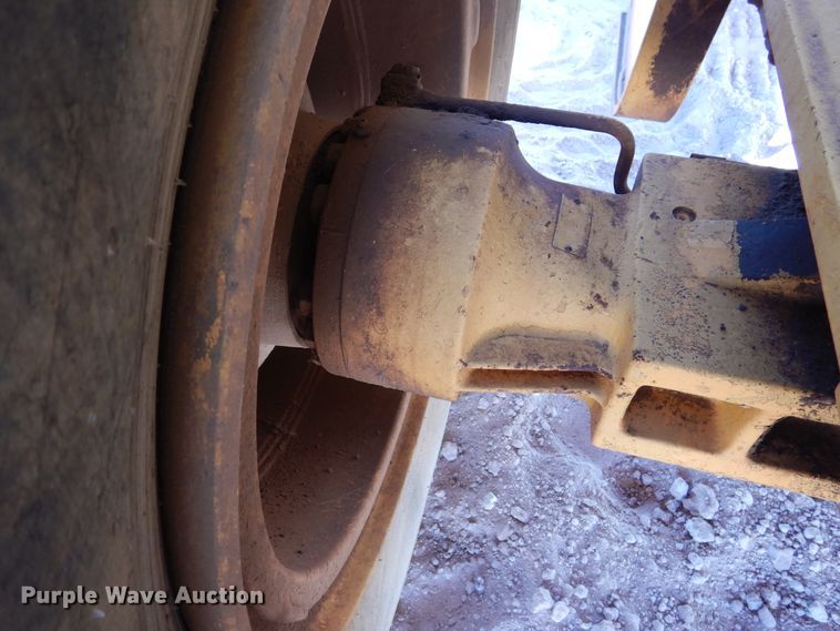 image for item DI3502 2000 Daewoo Mega 300 III  wheel loader