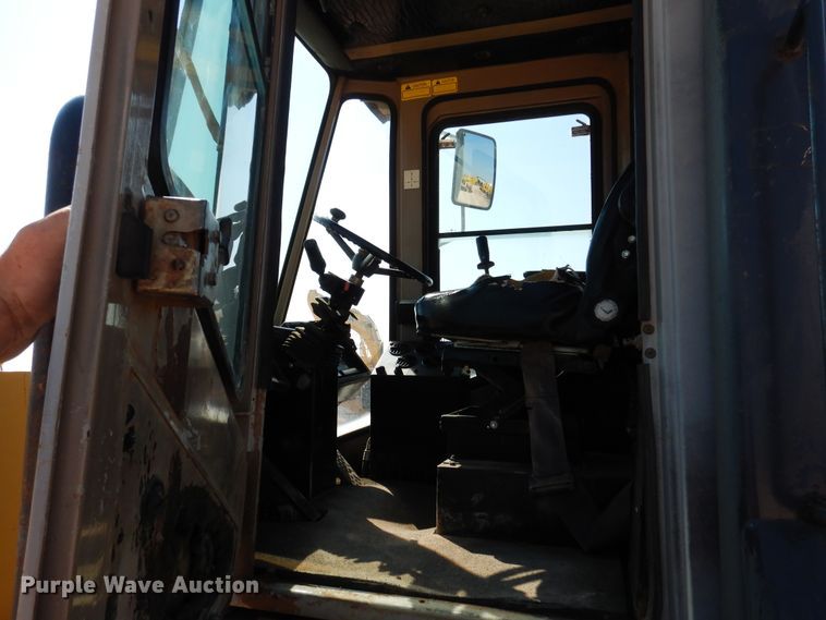 image for item DI3502 2000 Daewoo Mega 300 III  wheel loader