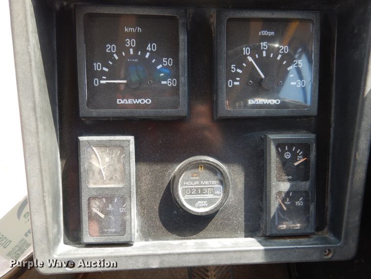 image for item DI3502 2000 Daewoo Mega 300 III  wheel loader