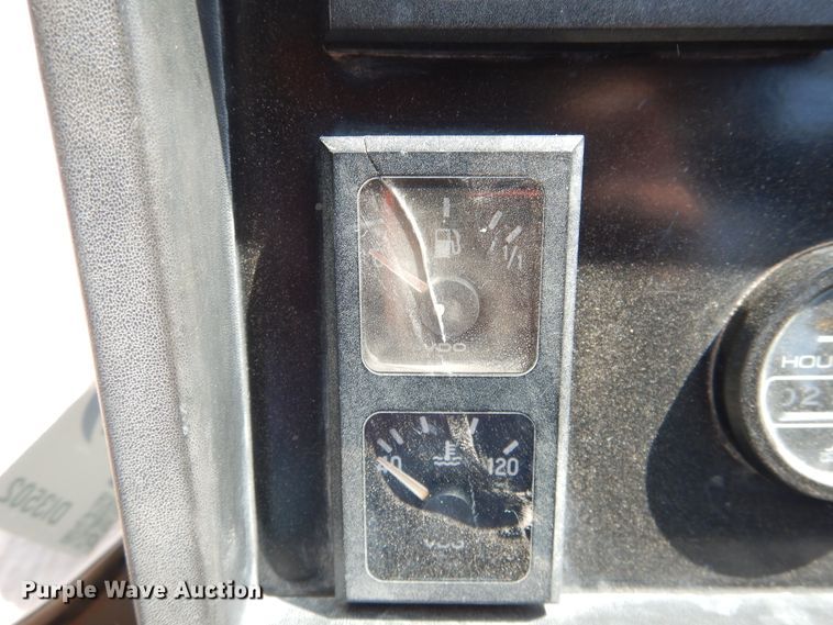 image for item DI3502 2000 Daewoo Mega 300 III  wheel loader