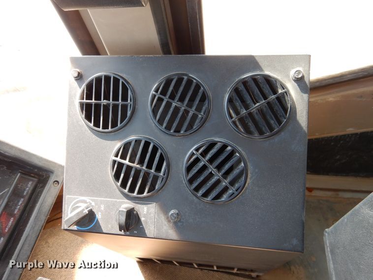 image for item DI3502 2000 Daewoo Mega 300 III  wheel loader