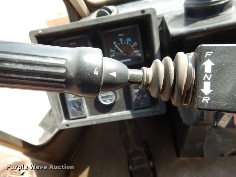 image for item DI3502 2000 Daewoo Mega 300 III  wheel loader