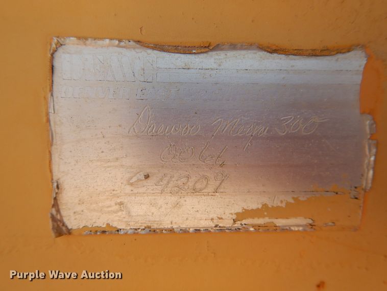 image for item DI3502 2000 Daewoo Mega 300 III  wheel loader