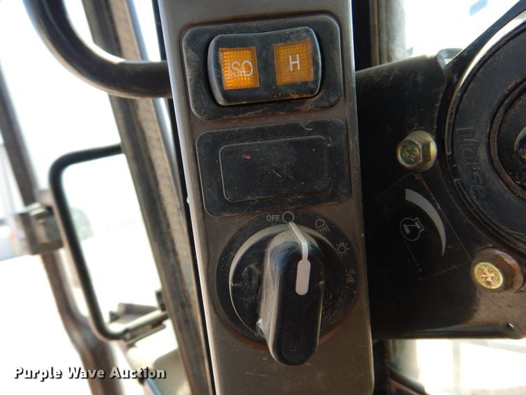 image for item DI3503 2011 Case TV380  tracked skid steer loader