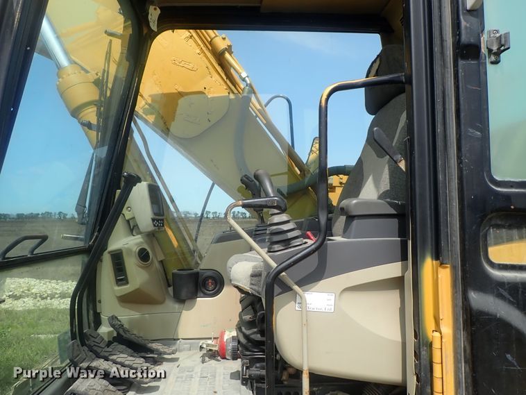image for item DI4738 2003 Caterpillar 320C L excavator
