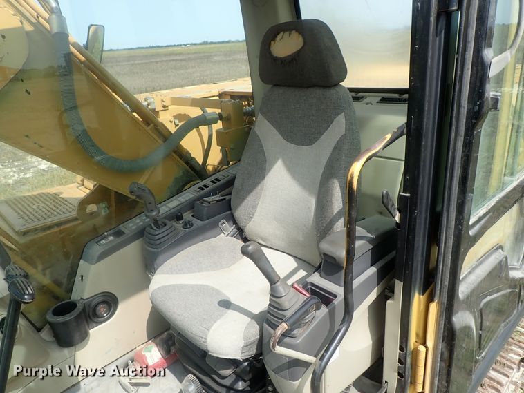 image for item DI4738 2003 Caterpillar 320C L excavator