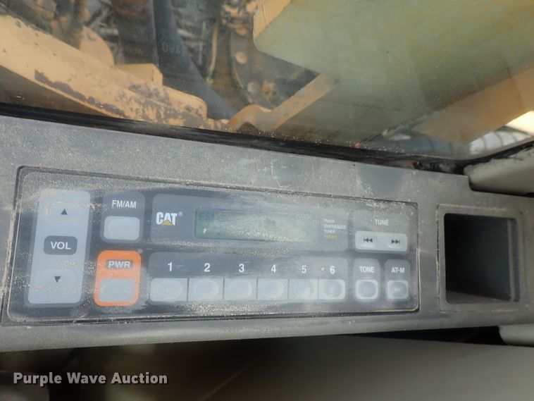 image for item DI4738 2003 Caterpillar 320C L excavator