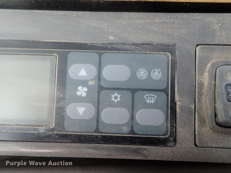 image for item DI4738 2003 Caterpillar 320C L excavator