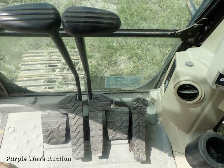 image for item DI4738 2003 Caterpillar 320C L excavator