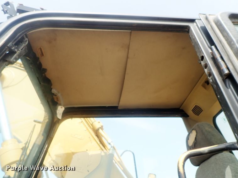 image for item DI4738 2003 Caterpillar 320C L excavator