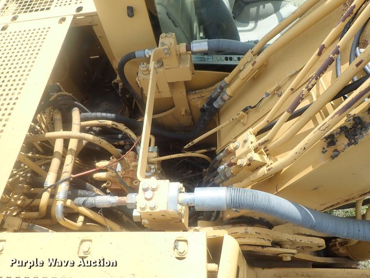 image for item DI4738 2003 Caterpillar 320C L excavator