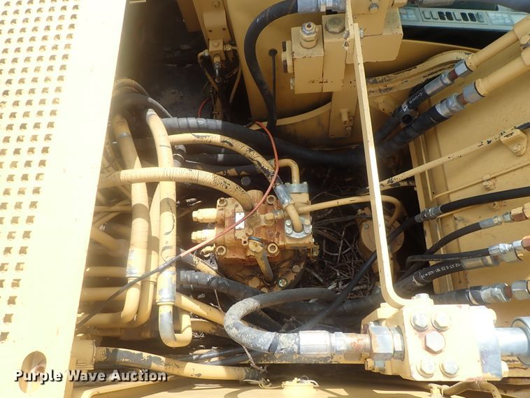 image for item DI4738 2003 Caterpillar 320C L excavator