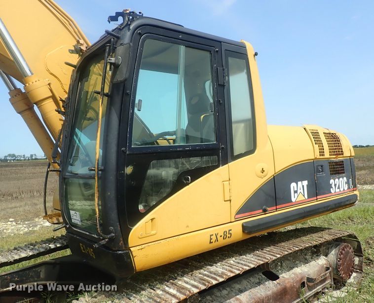 image for item DI4738 2003 Caterpillar 320C L excavator