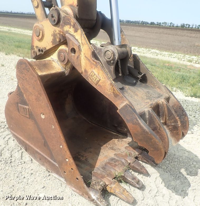 image for item DI4738 2003 Caterpillar 320C L excavator