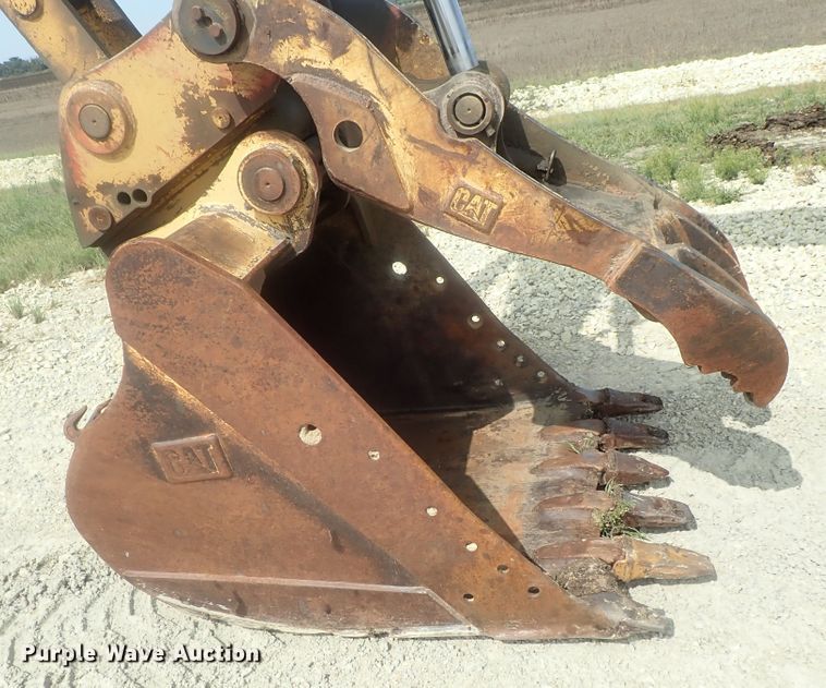 image for item DI4738 2003 Caterpillar 320C L excavator