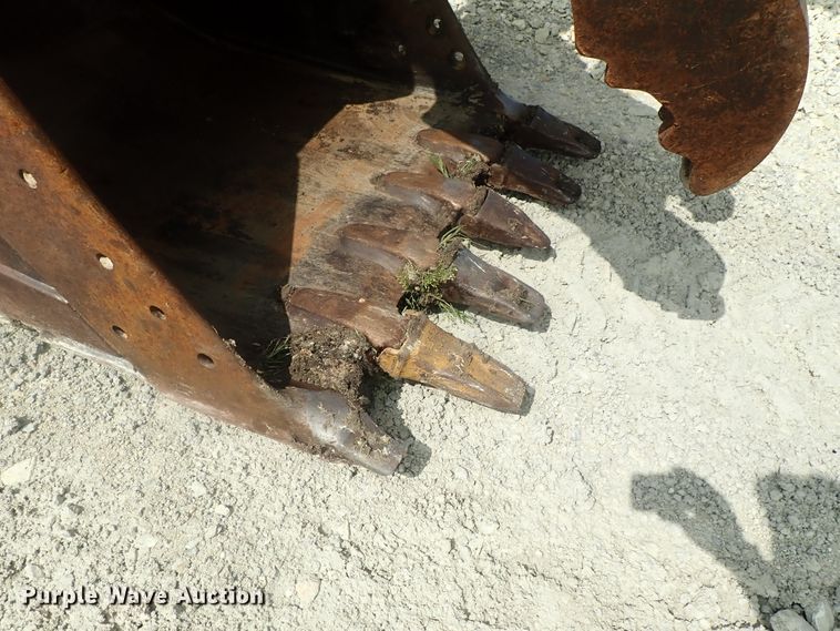 image for item DI4738 2003 Caterpillar 320C L excavator