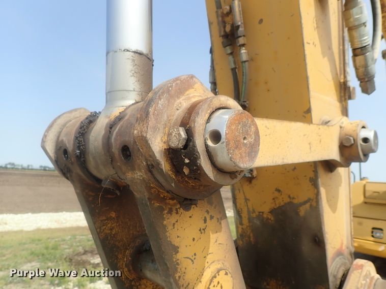 image for item DI4738 2003 Caterpillar 320C L excavator