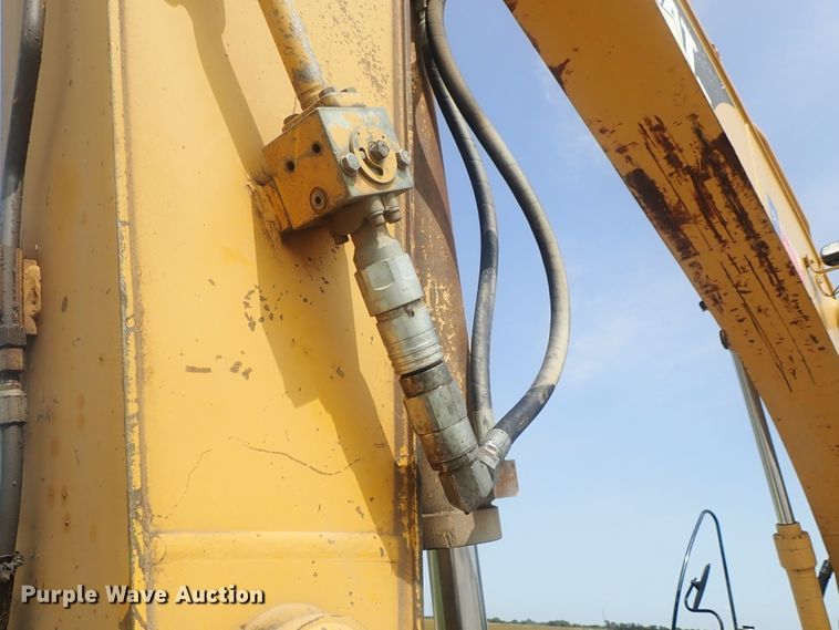 image for item DI4738 2003 Caterpillar 320C L excavator