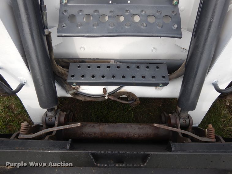 image for item DI7726 2005 Bobcat S220  skid steer loader