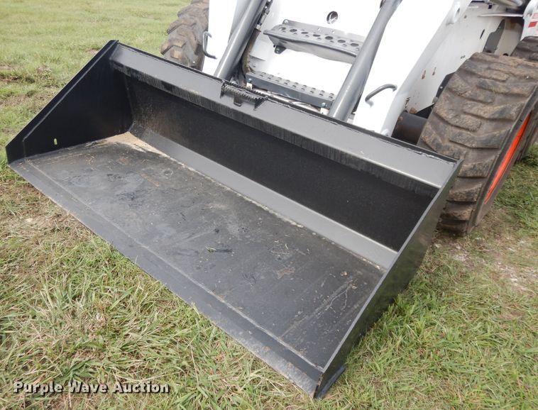 image for item DI7726 2005 Bobcat S220  skid steer loader
