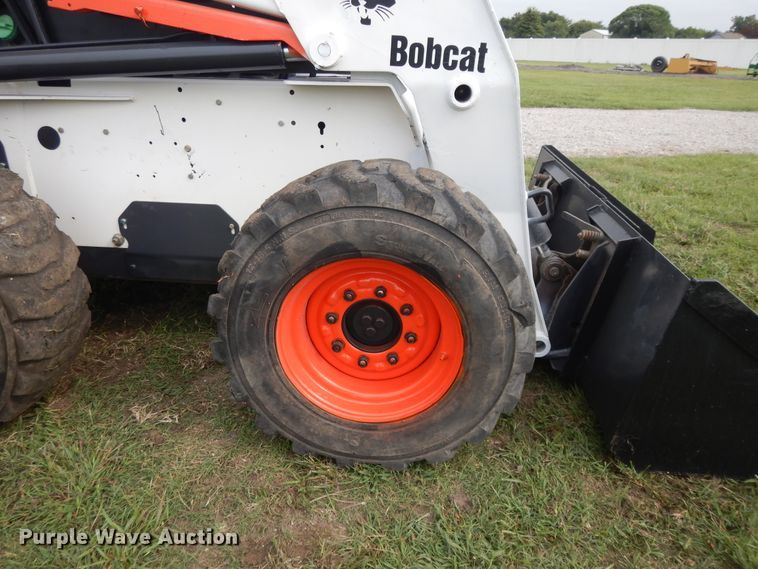 image for item DI7726 2005 Bobcat S220  skid steer loader