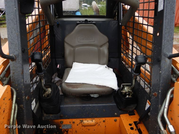 image for item DI8272 2005 Case 440  skid steer loader