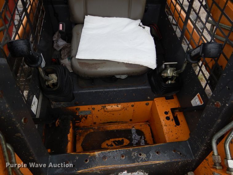 image for item DI8272 2005 Case 440  skid steer loader