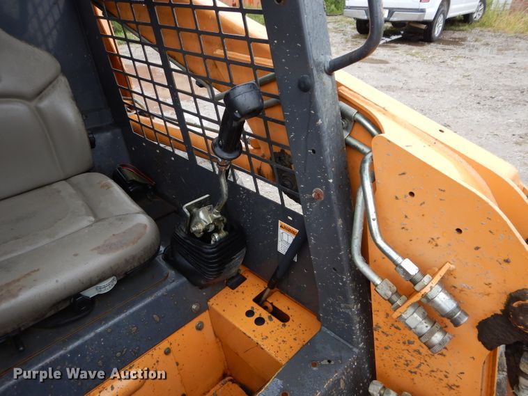image for item DI8272 2005 Case 440  skid steer loader