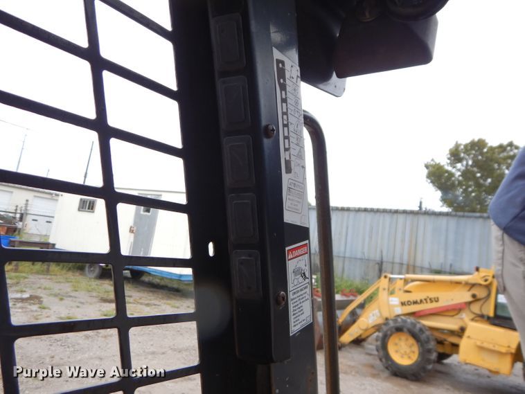 image for item DI8272 2005 Case 440  skid steer loader