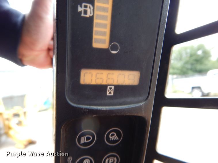 image for item DI8272 2005 Case 440  skid steer loader