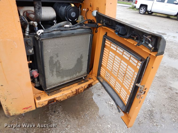 image for item DI8272 2005 Case 440  skid steer loader