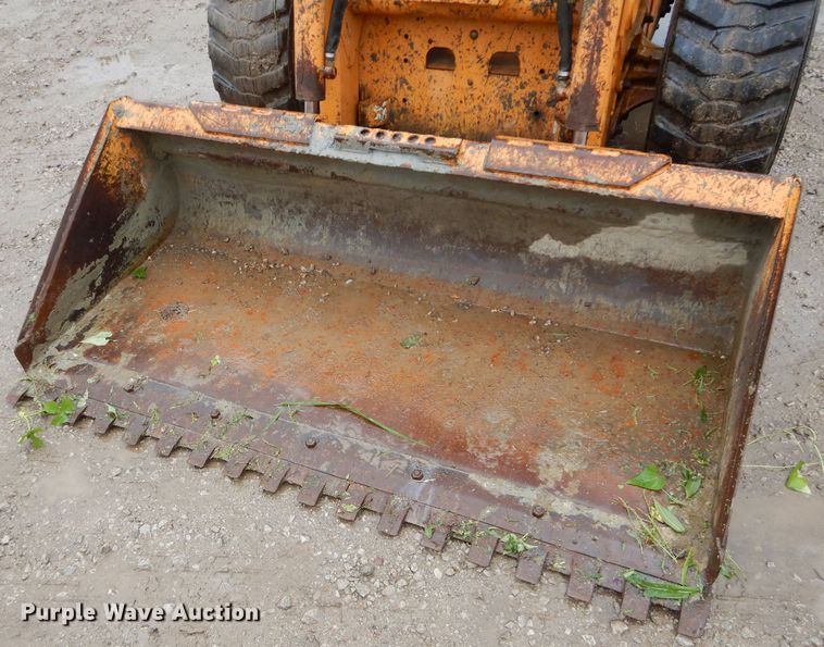 image for item DI8272 2005 Case 440  skid steer loader