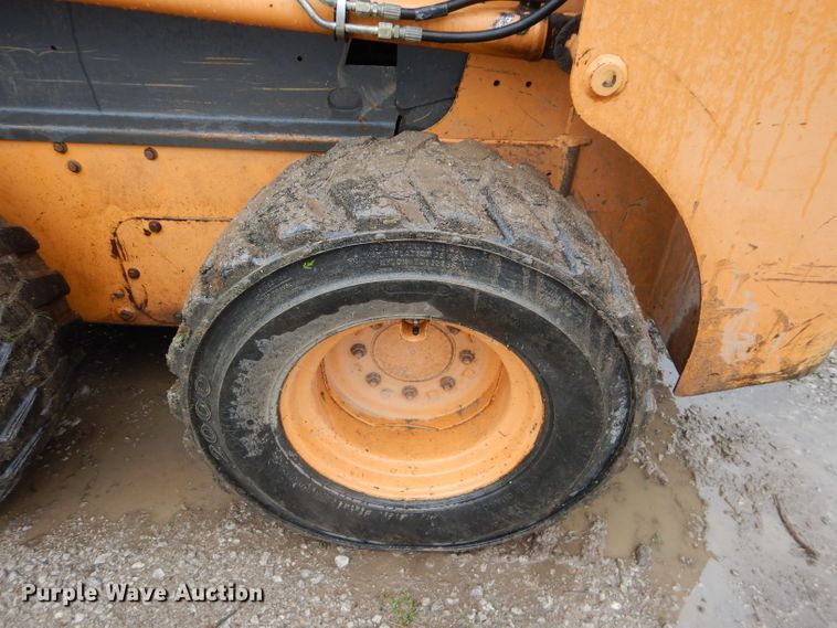 image for item DI8272 2005 Case 440  skid steer loader