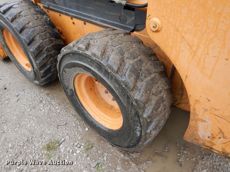 image for item DI8272 2005 Case 440  skid steer loader