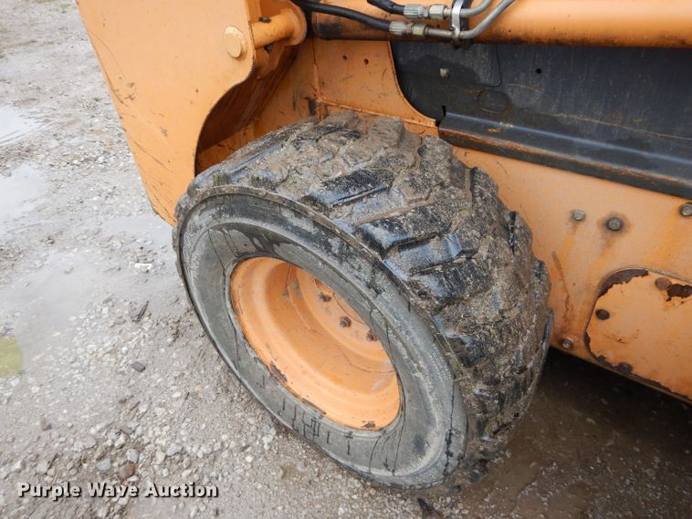 image for item DI8272 2005 Case 440  skid steer loader
