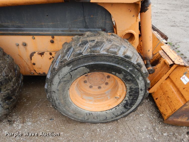 image for item DI8272 2005 Case 440  skid steer loader