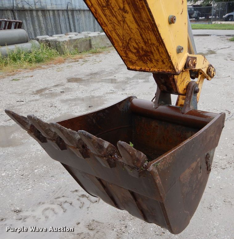 image for item DI8273 2000 Komatsu WB140-2  backhoe