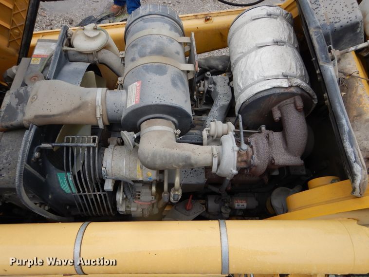 image for item DI8273 2000 Komatsu WB140-2  backhoe