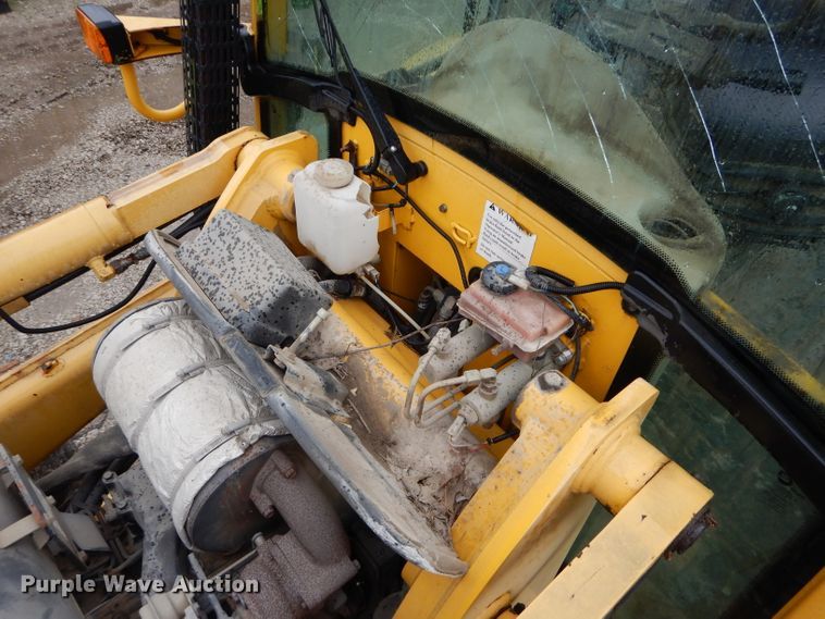 image for item DI8273 2000 Komatsu WB140-2  backhoe