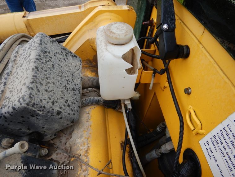 image for item DI8273 2000 Komatsu WB140-2  backhoe