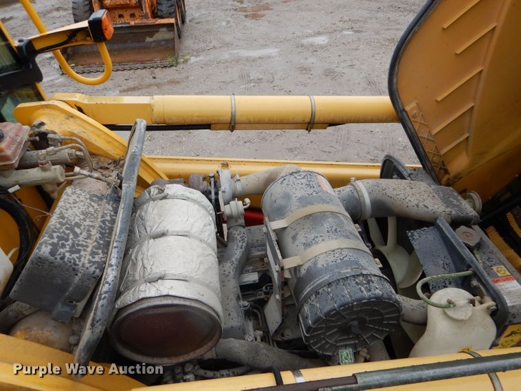 image for item DI8273 2000 Komatsu WB140-2  backhoe