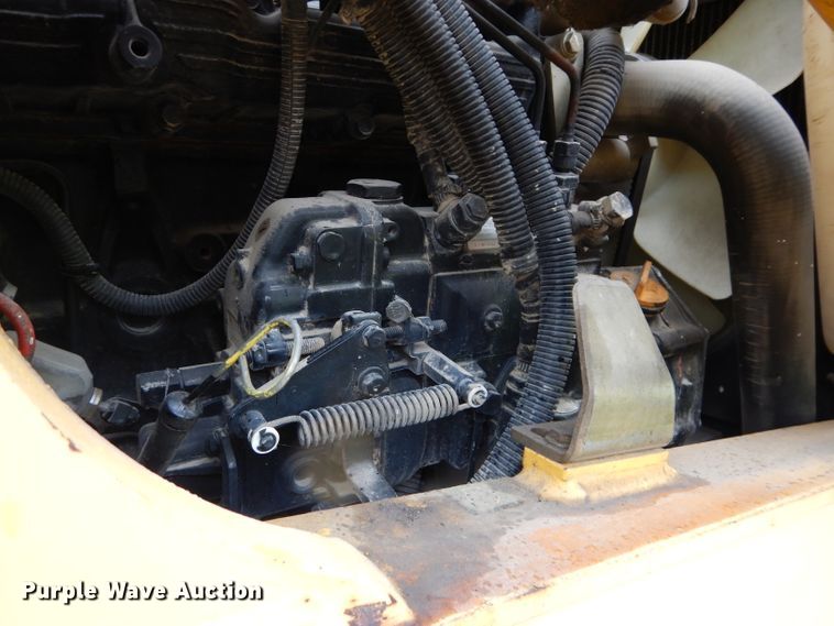 image for item DI8273 2000 Komatsu WB140-2  backhoe