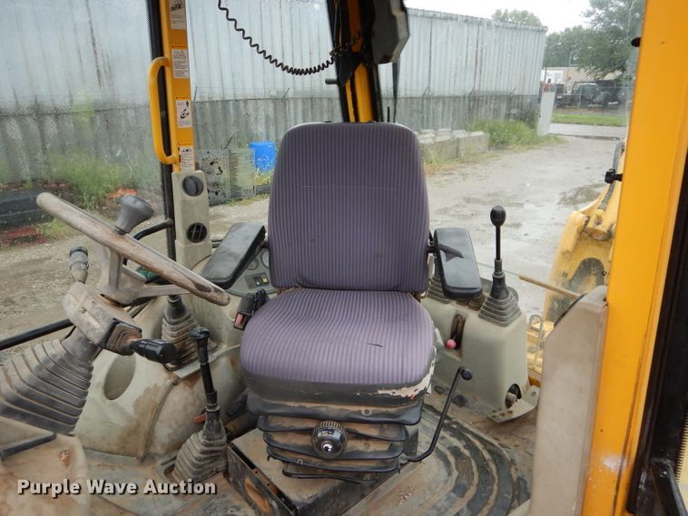 image for item DI8273 2000 Komatsu WB140-2  backhoe