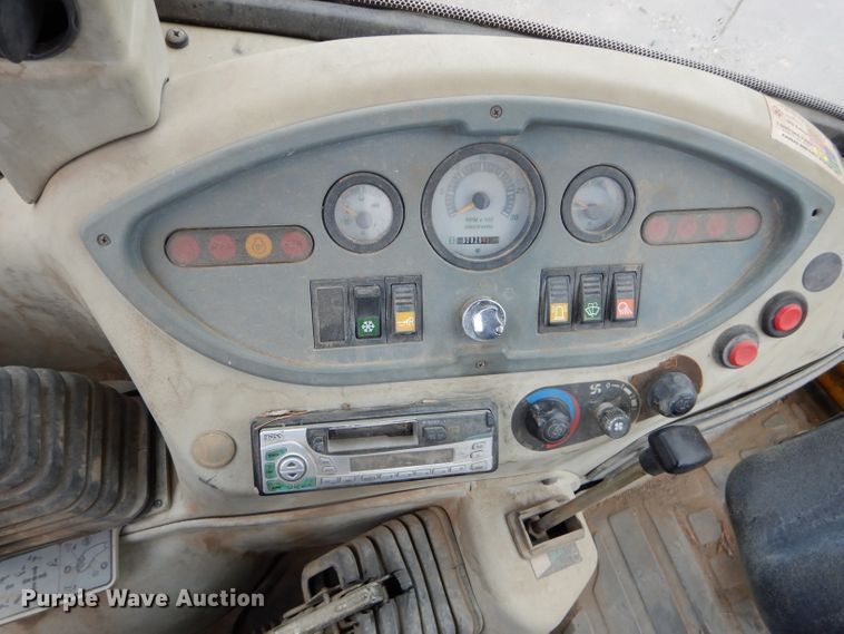 image for item DI8273 2000 Komatsu WB140-2  backhoe